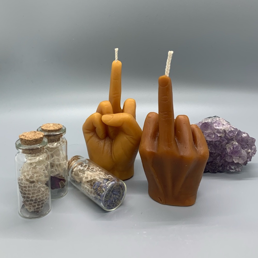 Middle Finger Candle 🕯🖕🏼